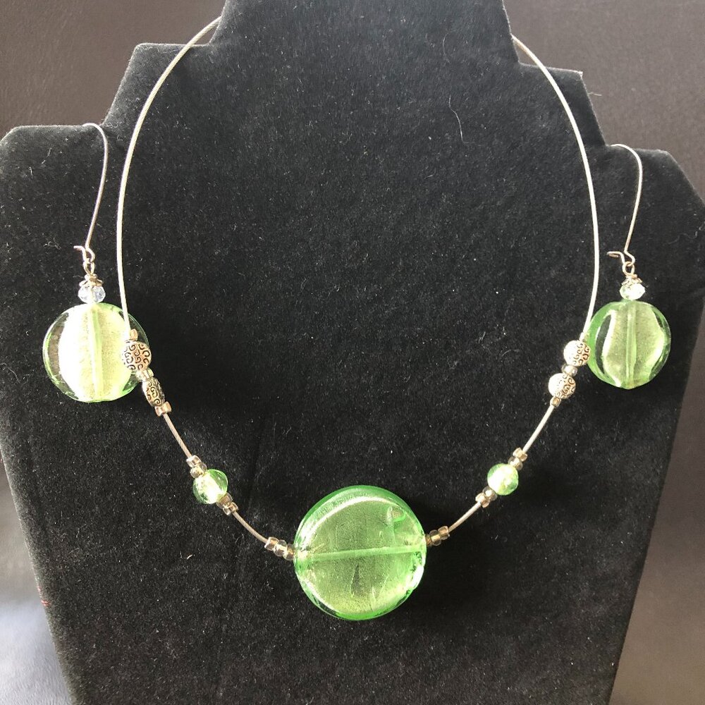 Stunning green glass necklace earring set - NEW